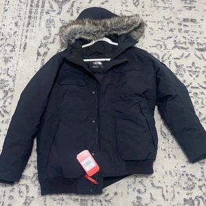 Brand new men’s North Face Gotham Jacket III. Still has tags. Size XL